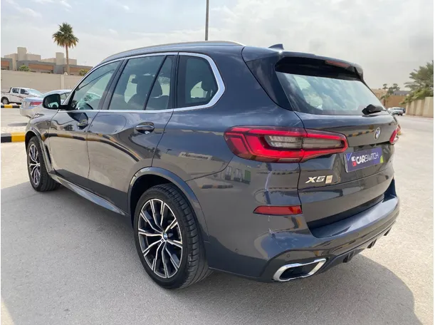 Car image 7