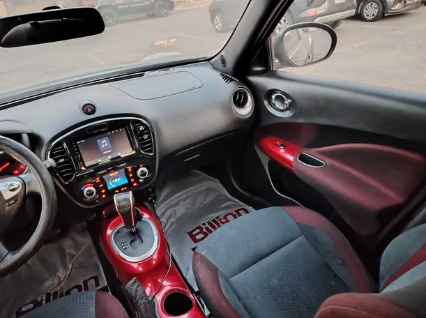 Car image 19
