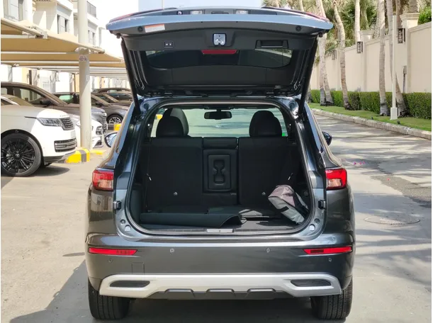 Car image 30