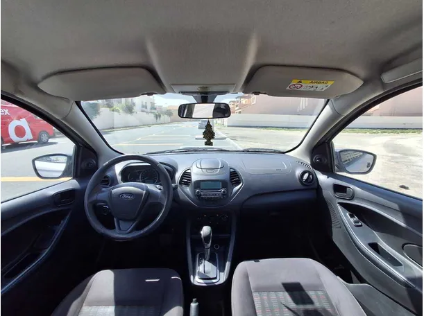 Car image 19