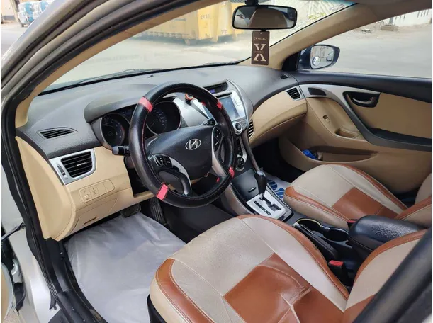 Car image 11