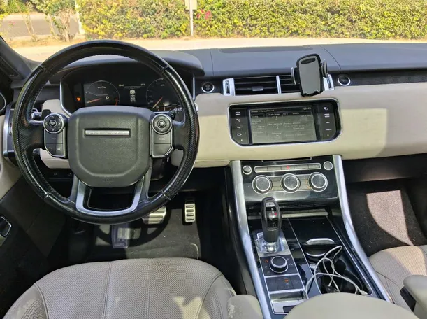 Car image 17