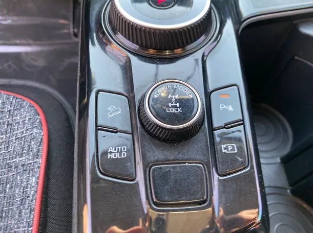 Car image 16