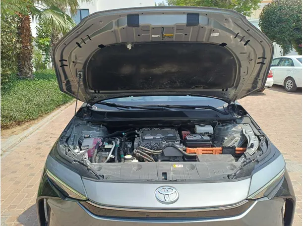 Car image 23