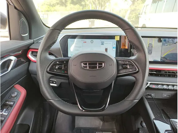 Car image 14