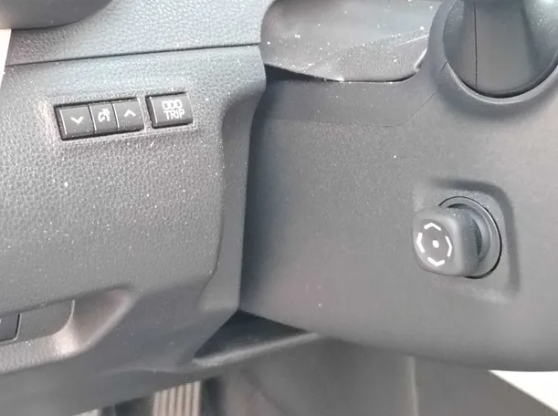Car image 29