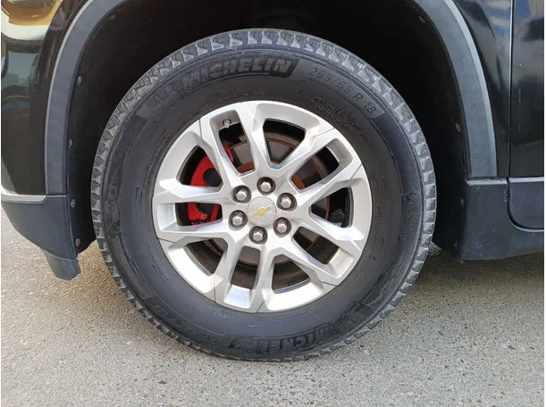 Car image 9