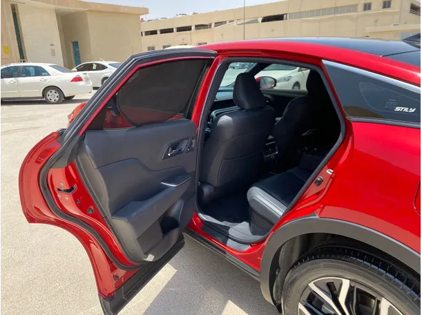 Car image 12