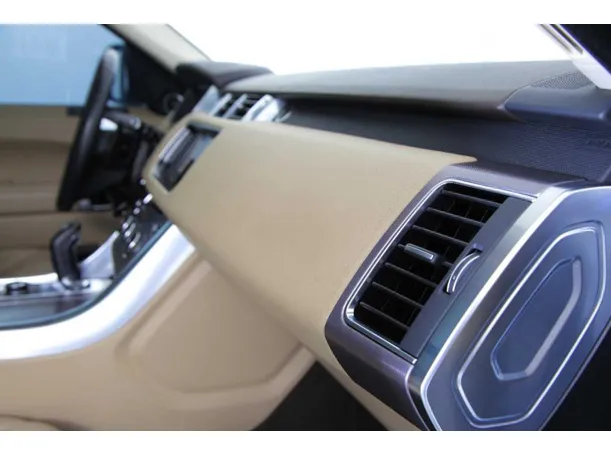 Car image 26