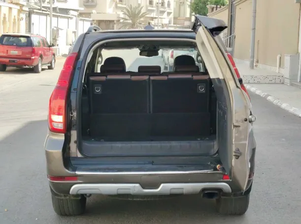 Car image 30