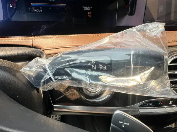 Car image 18