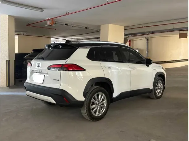 Car image 5