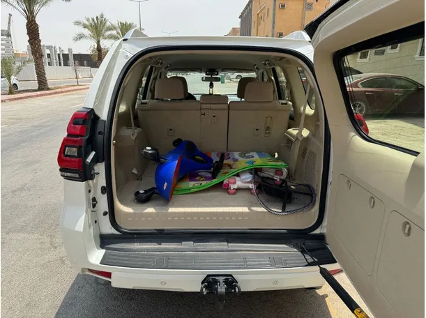 Car image 20