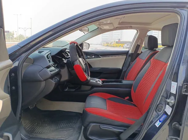 Car image 12