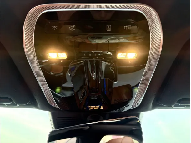 Car image 30