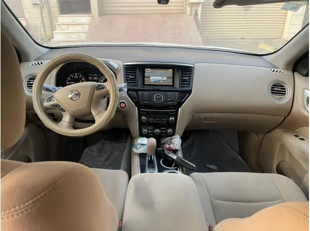 Car image 16