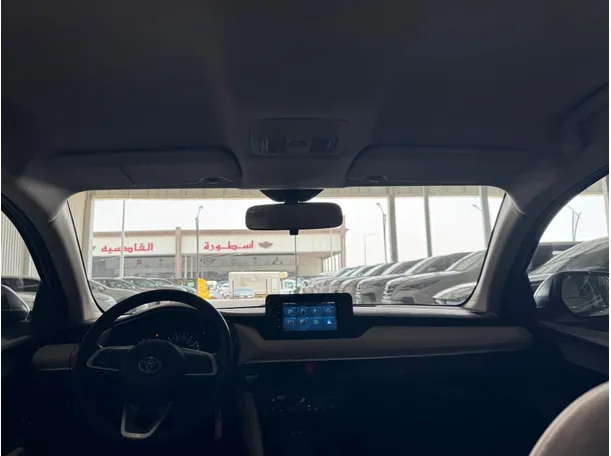 Car image 17