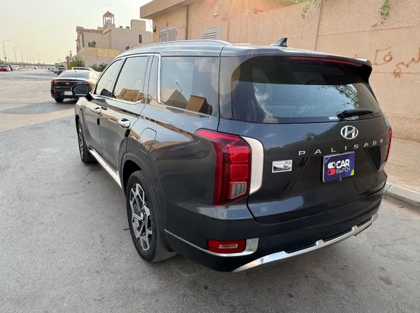 Car image 7