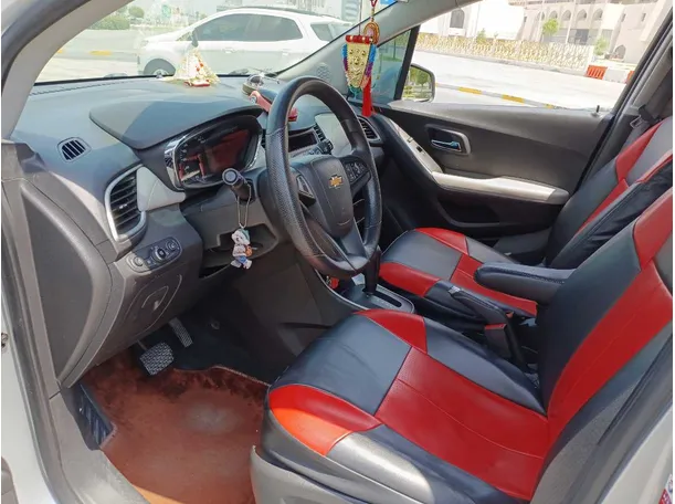 Car image 11