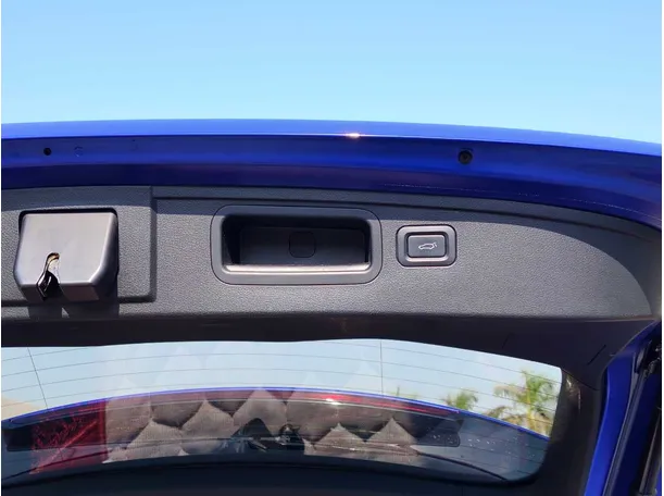 Car image 35