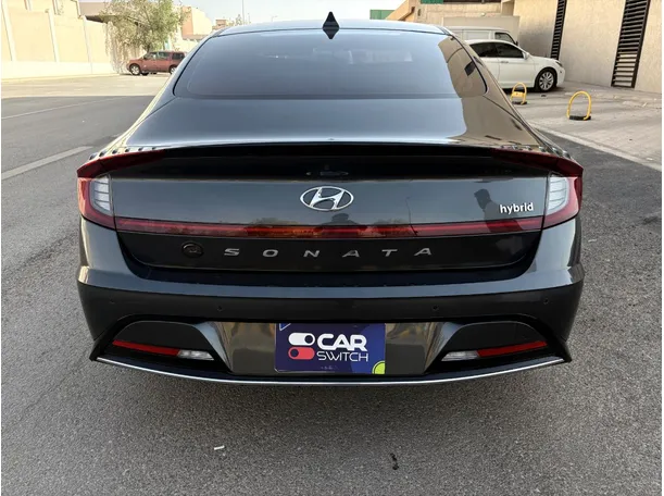 Car image 6