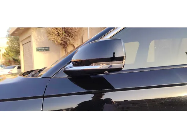 Car image 32