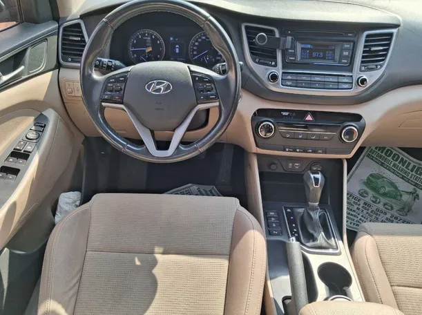 Car image 16