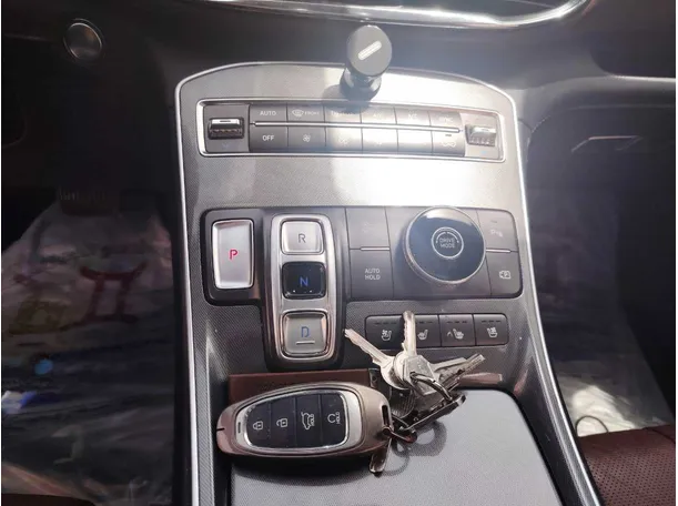 Car image 21