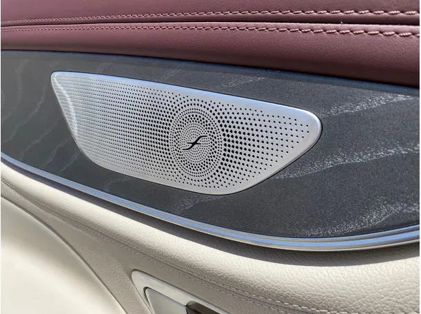 Car image 29