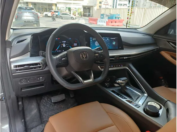 Car image 11