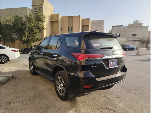 Car image 7