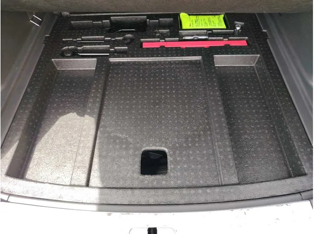 Car image 38