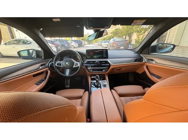 Car image 15