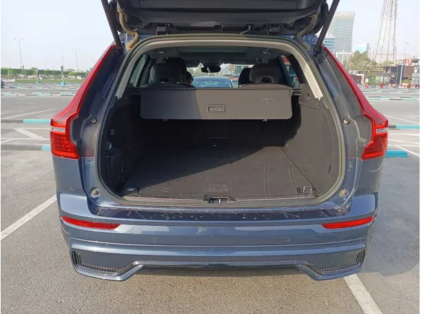 Car image 26