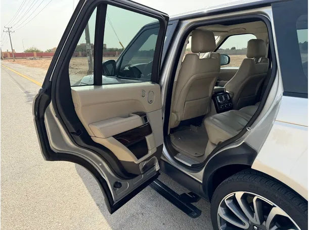 Car image 16