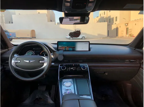 Car image 17