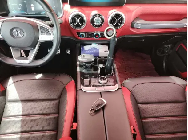 Car image 27