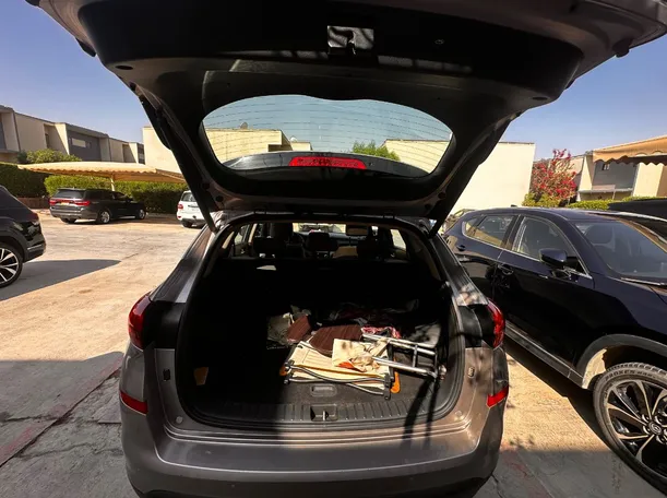 Car image 23
