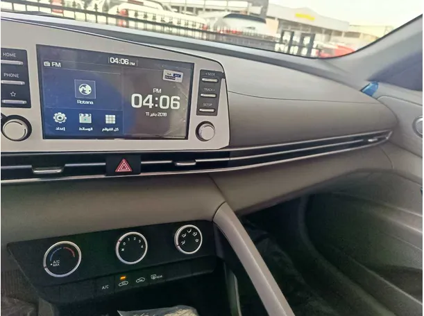 Car image 17