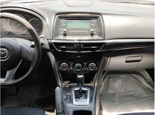 Car image 17