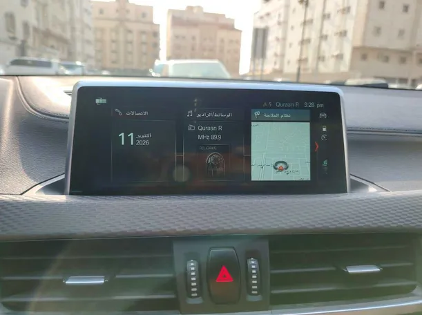 Car image 26