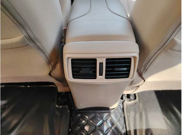 Car image 39