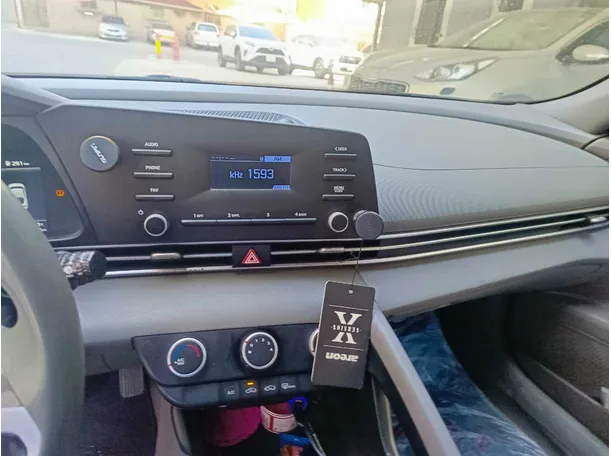Car image 23
