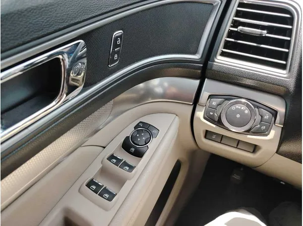 Car image 37
