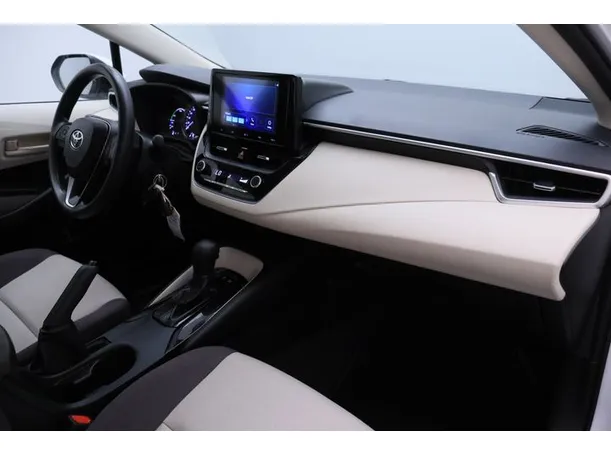 Car image 10