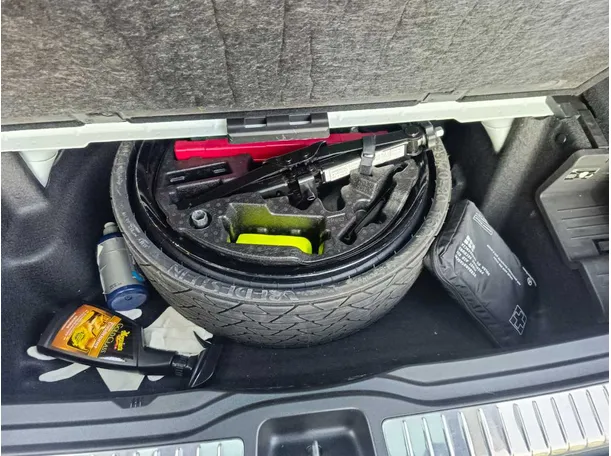 Car image 46