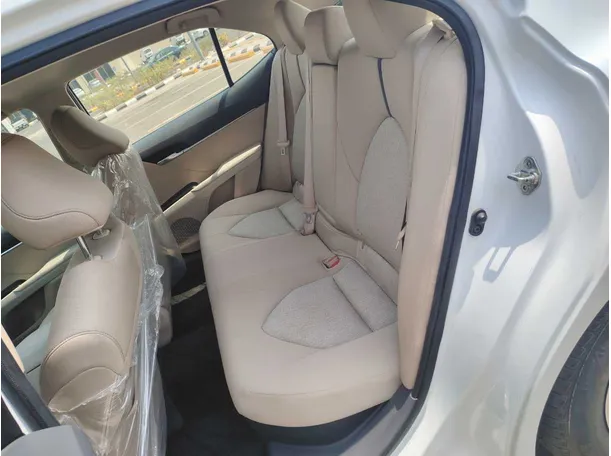 Car image 16