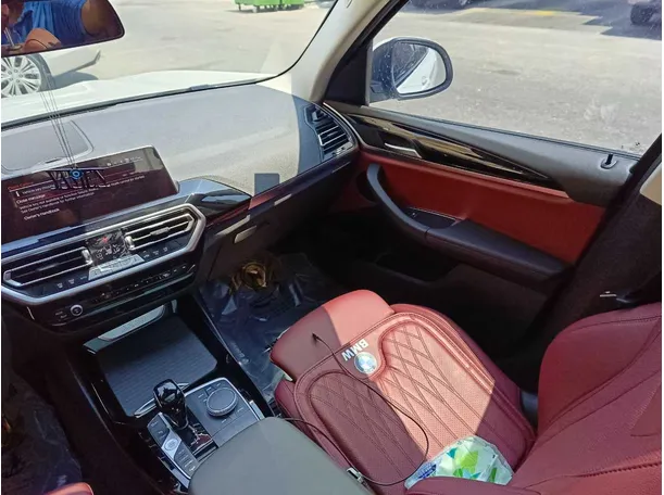 Car image 23