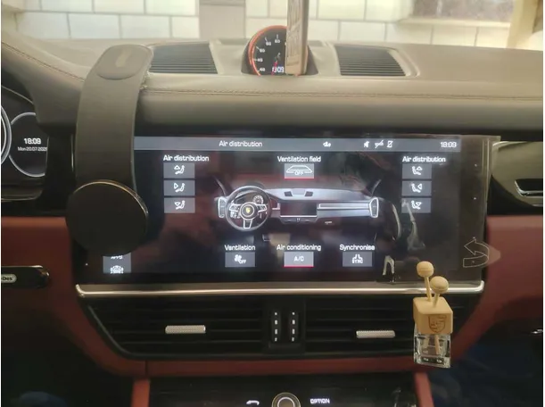 Car image 29