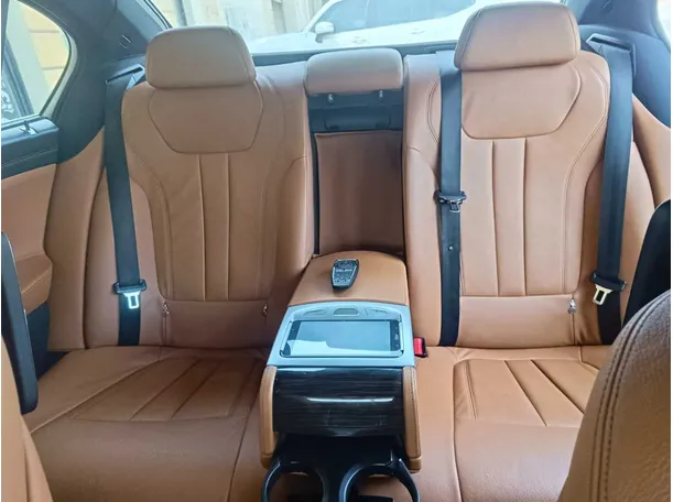 Car image 28